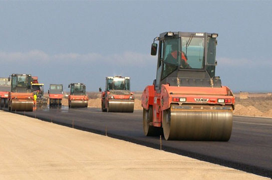 Азербайджан построит автодорогу до границы с Арменией