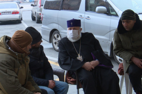 Гегам Манукян и другие прекратили голодовку, последовав призыву Католикоса