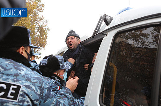 Полицейские задержали представителя АРФД Гегама Манукяна
