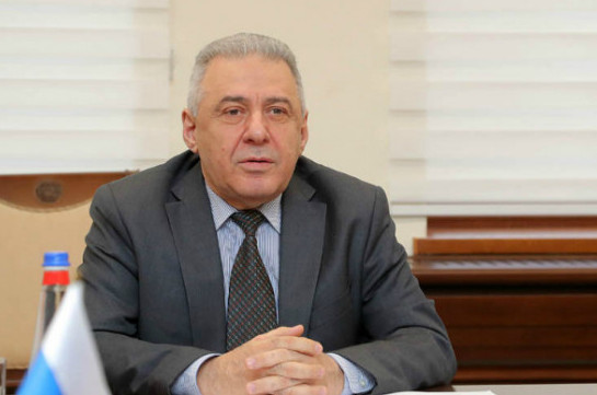 Глава Минобороны Армении отправился в Россию с рабочим визитом