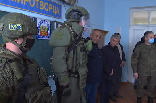 Российские миротворцы провели занятия по мерам безопасности с учениками школы №1 в городе Чартар (Видео)