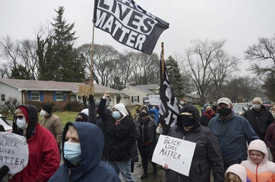 В США снова вспыхнули протесты после убийства темнокожего копом