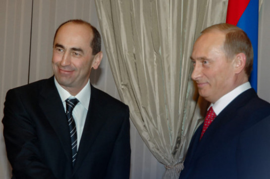 Владимир Путин поздравил Роберта Кочаряна с наступающими праздниками Нового года и Рождества