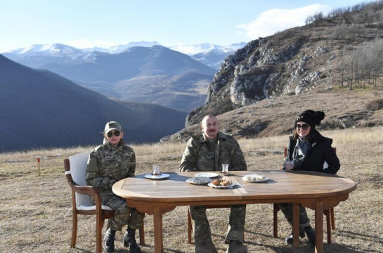 Картинное чаепитие с пахлавой в Шуши экзистенциально обязывает Алиева держаться зубами за Карабах, но это вовсе не значит, что он его удержит