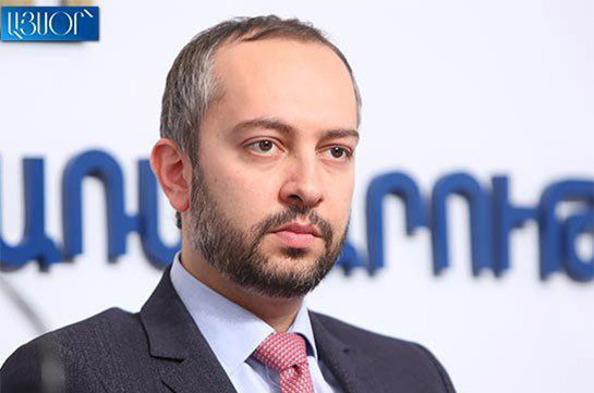 Armenia's PM replaces head of his staff Eduard Aghajanyan with released health minister Arsen Torosyan