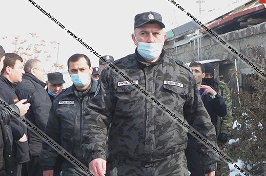 В Ереване мужчина взял в заложники своего трехлетнего сына