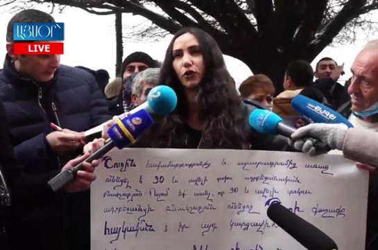 Шуши – азербайджанский город? Журналисты собрались у правительства, требуя от Пашиняна ответить на вопрос (Видео)