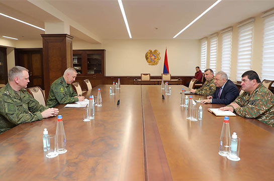 Глава Минобороны Армении поблагодарил Мурадова за активную роль в процессе обмена пленными