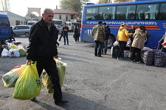 Около 35 беженцев вернулись в Степанакерт за сутки