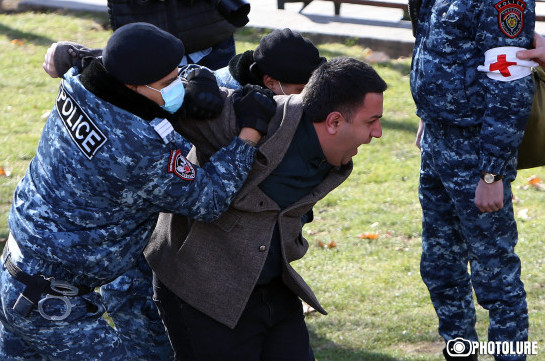 В Ереване полиция задержала более 50 человек