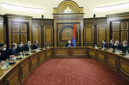 Премьер Армении провел заседание Совета безопасности