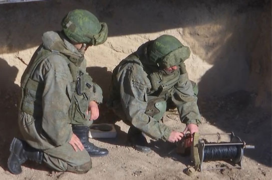 Российские миротворцы продолжают уничтожение взрывоопасных предметов, обнаруженных в Нагорном Карабахе