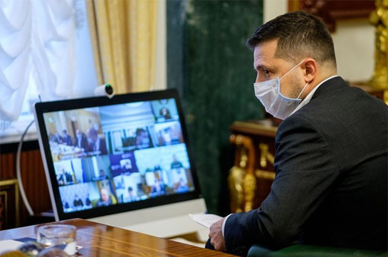 Зеленский пообещал добиться закрытия каналов «112 Украина», NewsOne и ZIK на YouTube