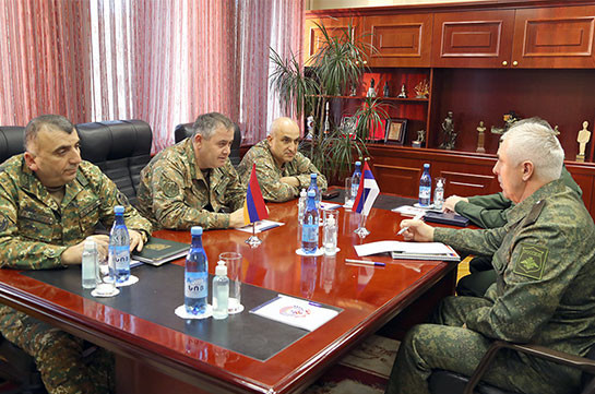 Armenian Chief of General Staff, Commander of Russian peacekeeping troops stress importance of return of Armenian captives