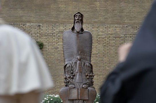 Երեք տարի առաջ Վատիկանի պարտեզներում բացվեց Գրիգոր Նարեկացու արձանը (Տեսանյութ)