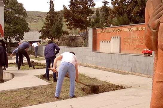 «История семьи - история Победы»: российские миротворцы в Карабахе провели акцию в преддверии 9 Мая