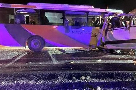 В ДТП с автобусами в Мексике погибли 16 человек