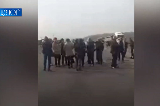 Relatives of captives close roads taking to Armenia’s Shirak province