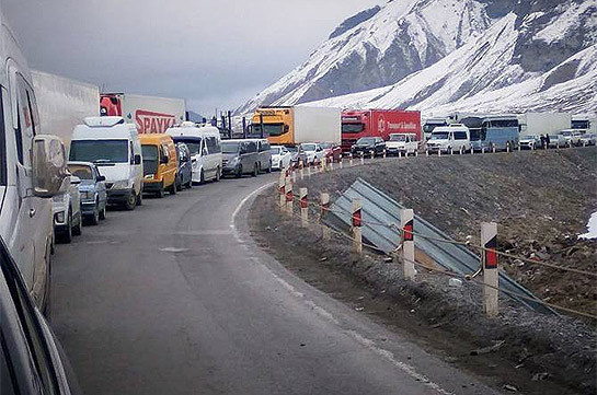 Ստեփանծմինդա-Լարս ավտոճանապարհը բաց է. ռուսական կողմում կուտակված է շուրջ 420 բեռնատար