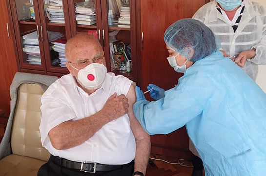 В Арцахе началась вакцинация населения от COVID-19