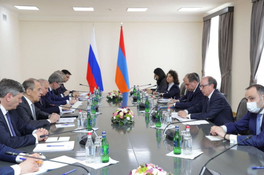 Айвазян на встрече с Лавровым заявил о союзническом характере взаимодействия Армении и России