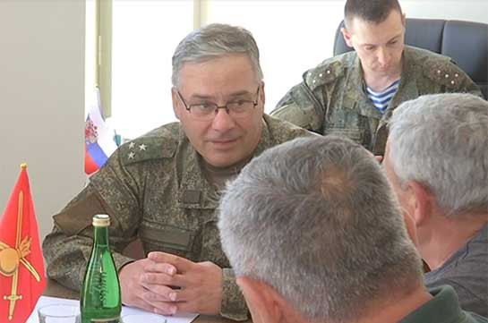 Российские миротворцы продолжают прием обращений за помощью от жителей Нагорного Карабаха в Пункте приема граждан и по телефонам «горячей линии»