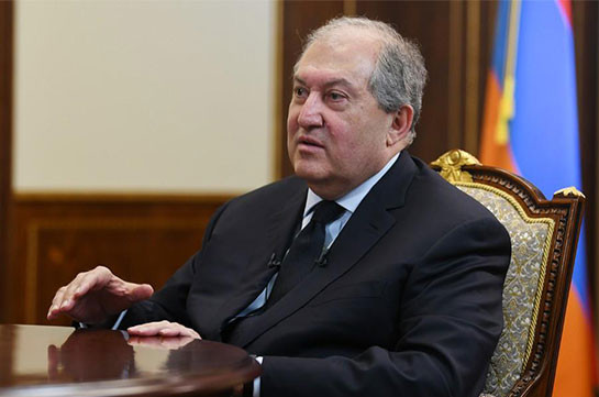 Президент Армении призвал МО, ГШ ВС, СНБ предпринять жесткие меры против угрожающих территориальной целостности страны поползновений