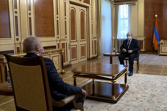 Приграничную обстановку обсудили президент Армении и посол России