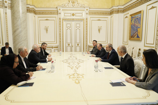 Շատ բովանդակալից խոսակցություն եմ ունեցել Ադրբեջանի նախագահի հետ. հուսով եմ՝ ճգնաժամը լուծում կստանա. Իրանի ԱԳ նախարարը՝ Նիկոլ Փաշինյանին