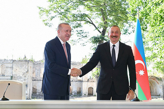 Эрдоган допустил создание турецкой военной базы в Азербайджане