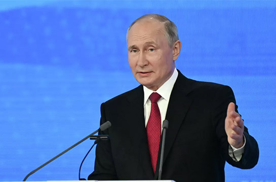 Путин заявил, что угроза коронавируса ещё не отступила