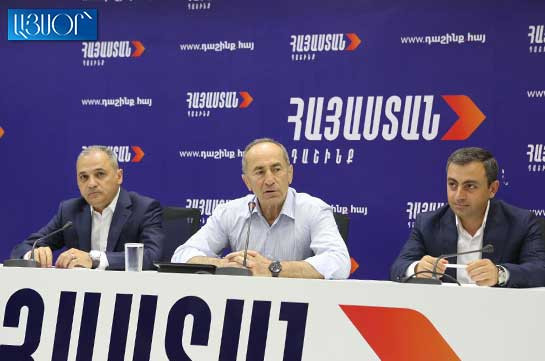 Роберт Кочарян: Блок «Армения» пока не принял окончательного решения – брать мандаты или нет