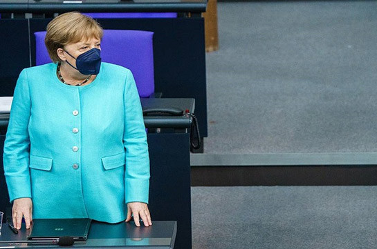 Merkel says no consensus in EU over summit with Russia