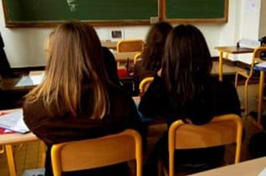 В школе на западе Чехии 19 учеников потеряли сознание