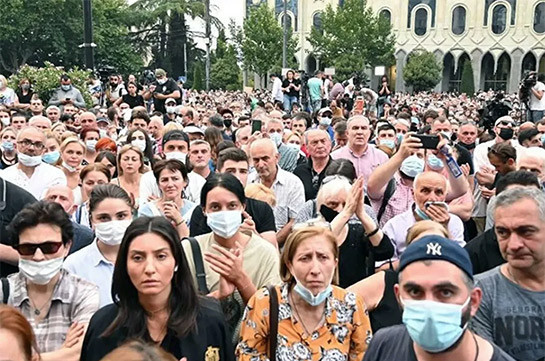 В Грузии в ходе протестов собравшиеся выдвинули премьеру ультиматум