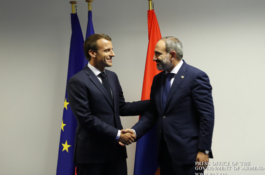 Nikol Pashinyan congratulates Emmanuel Macron on National Day