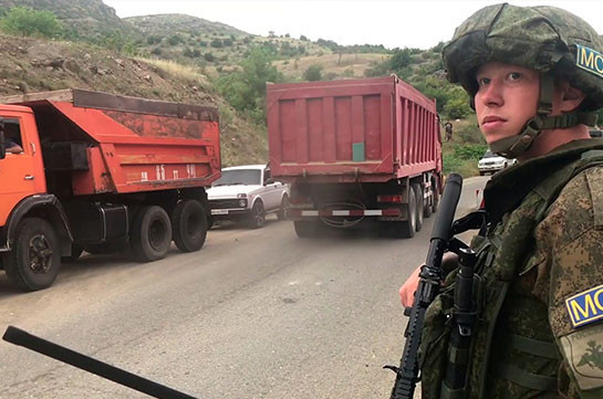 Российские миротворцы обеспечили безопасность передвижения гражданского транспорта по горным дорогам в Нагорном Карабахе
