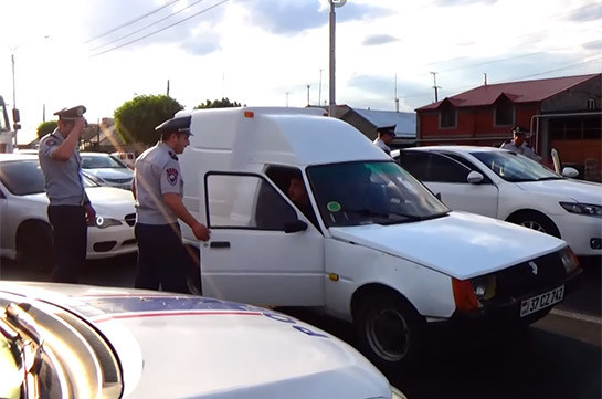 Մարիխուանա, ատրճանակներ, դանակներ. բերման է ենթարկվել  5 անձ. Ոստիկանության ուժեղացված ծառայություն՝ Արմավիրում (տեսանյութ)