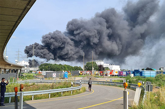 Несколько человек пострадали в результате взрыва на заводе в Германии