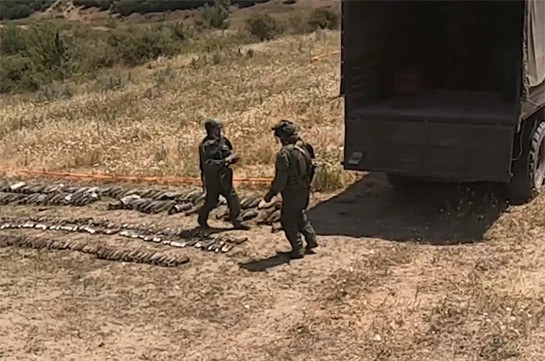 Российские миротворцы в Карабахе утилизировали более 300 взрывоопасных предметов