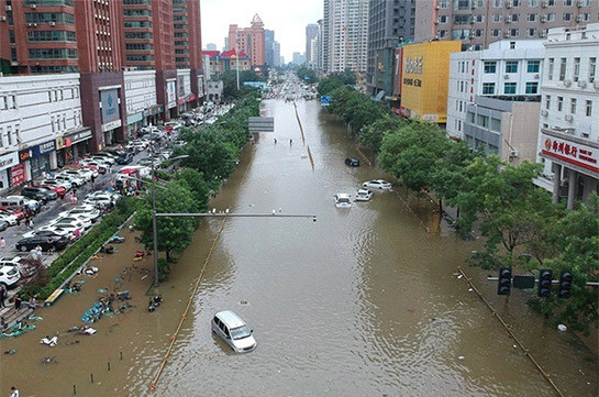 Число жертв наводнения в китайской провинции Хэнань выросло до 99