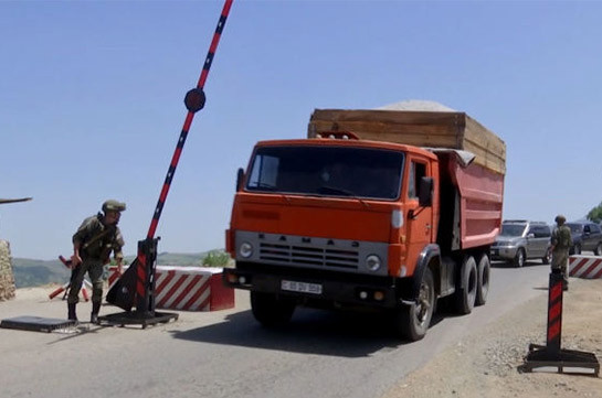 Российские миротворцы обеспечили безопасность движения более 2000 автомобилей по Лачинскому коридору в Нагорный Карабах в течение недели