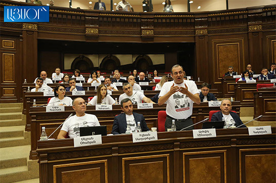 Бывший и действующий мэры Мегри и Сисиана не отсутствуют в парламенте, а находятся в статусе заложников – фракция «Армения»