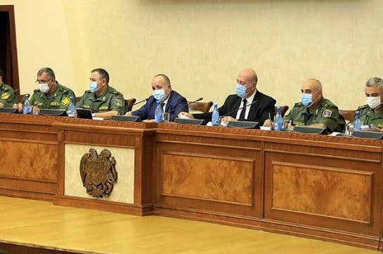 Министр обороны дал строгое поручение пресекать любые попытки продвижения ВС Азербайджана