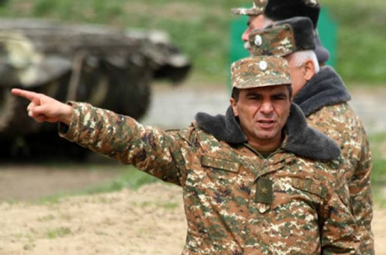 Микаел Арзуманян освобожден от должности командующего Армией обороны Арцаха