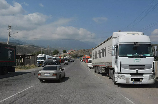 В Горисе, возле пропускного пункта СНБ образовались 3-километровые пробки из иранских грузовиков: у водителей нет денег, чтобы заплатить азербайджанцам – вице-мэр Гориса