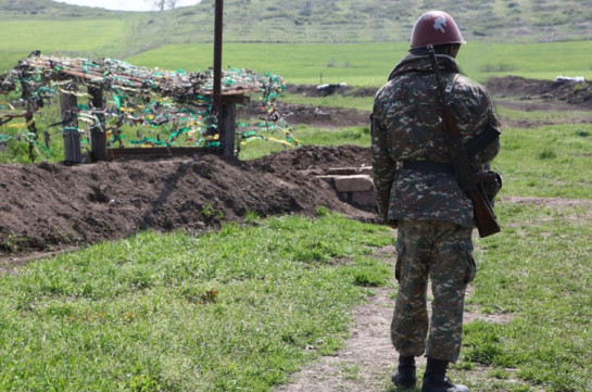 Азербайджан нарушил режим перемирия в Карабахе, армянский военный получил ранение