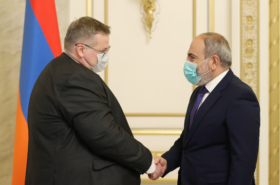 Армения заинтересована в открытии коммуникаций: премьер-министр принял заместителя председателя правительства РФ