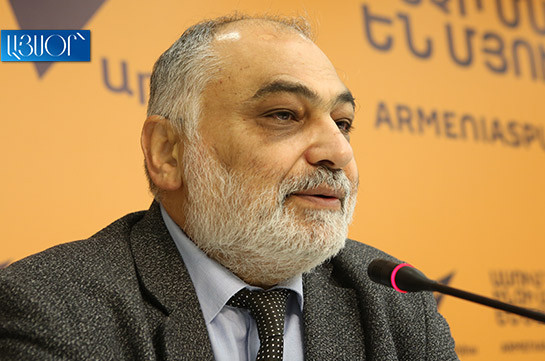 Это позор, когда наша соседняя страна, под диктовку другой соседней страны, предъявляет требование Армении изменить свою Конституцию – тюрколог