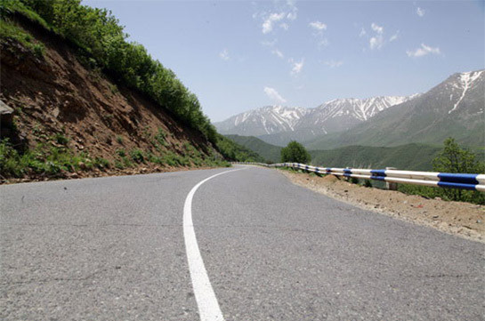 Азербайджанцы начали масштабные строительные работы на участке межгосударственной дороги Горис-Капан – Каро Кочарян